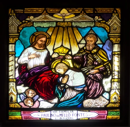 Vitral (Coroação de Nossa Senhora por Cristo e Deus Pai)