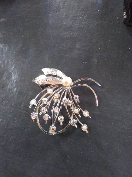 Broche